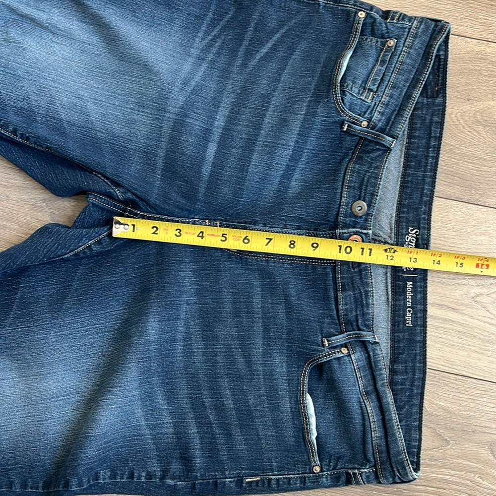 Levi Strauss & Co., modern Capri, Sz 22W, cuffed Capri jeans, stretch, comfy - Picture 11 of 12